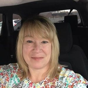 Meet your Posher, Caroline